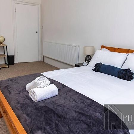 Complex Suite Глазгоу Екстериор снимка
