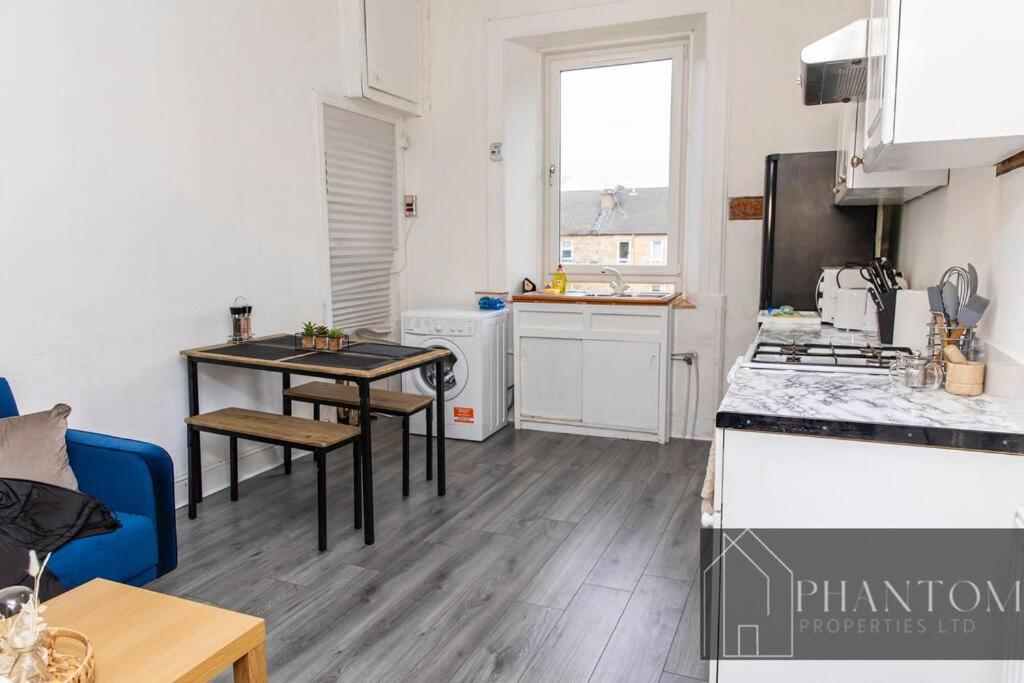 Complex Suite Глазгоу Екстериор снимка